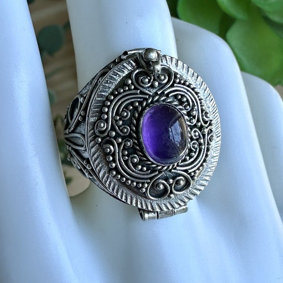 VTG Locket Ring Size 9 Amethyst Gem Snuff Poison Pill 925 Sterling Silver 9.1g - Picture 1 of 12